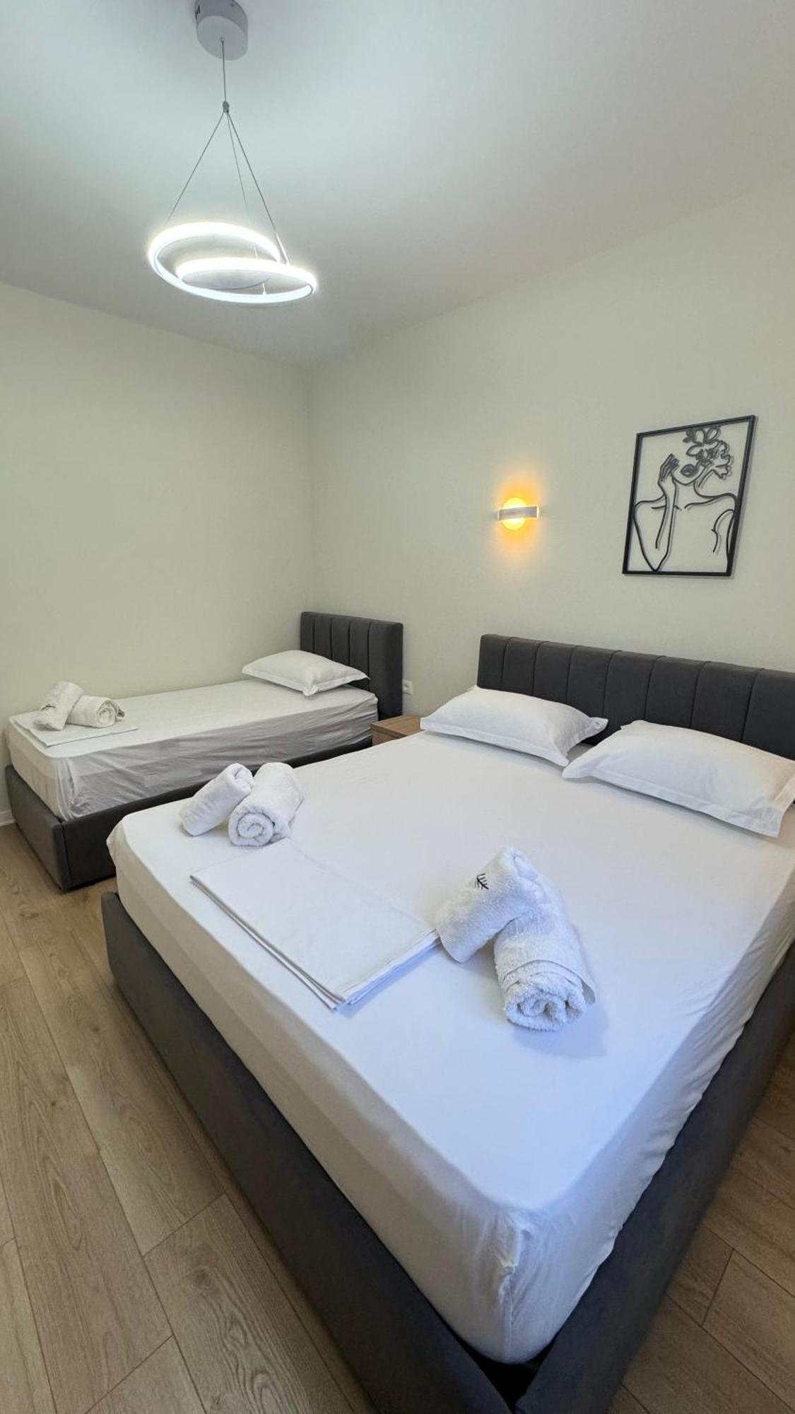 Charming Comfort Apartment Тирана Екстериор снимка