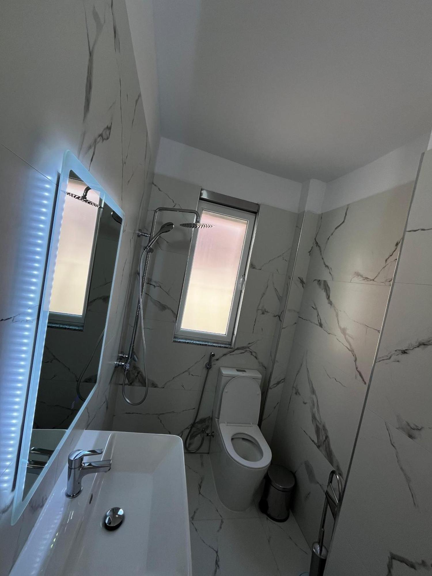 Charming Comfort Apartment Тирана Екстериор снимка