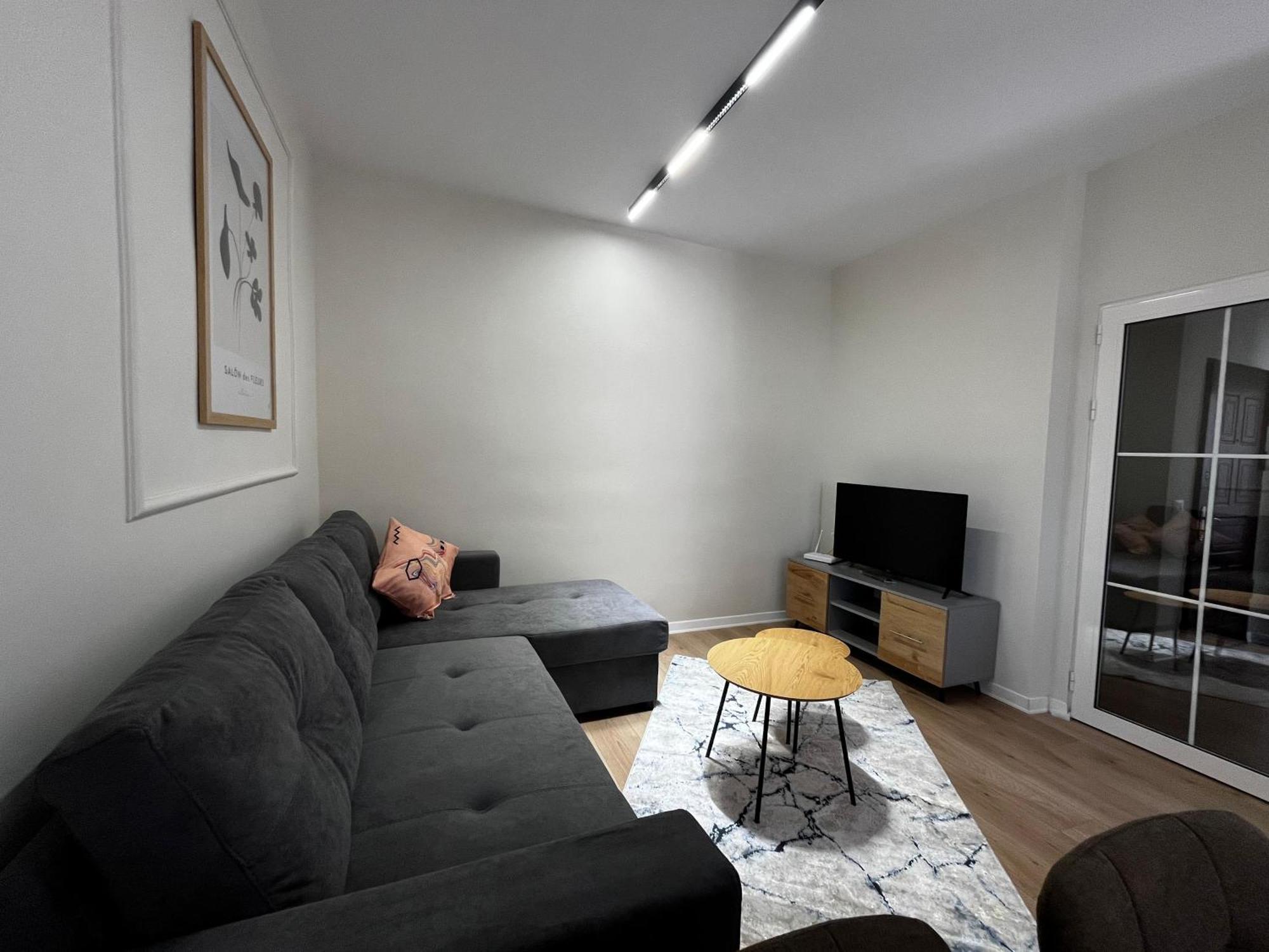 Charming Comfort Apartment Тирана Екстериор снимка