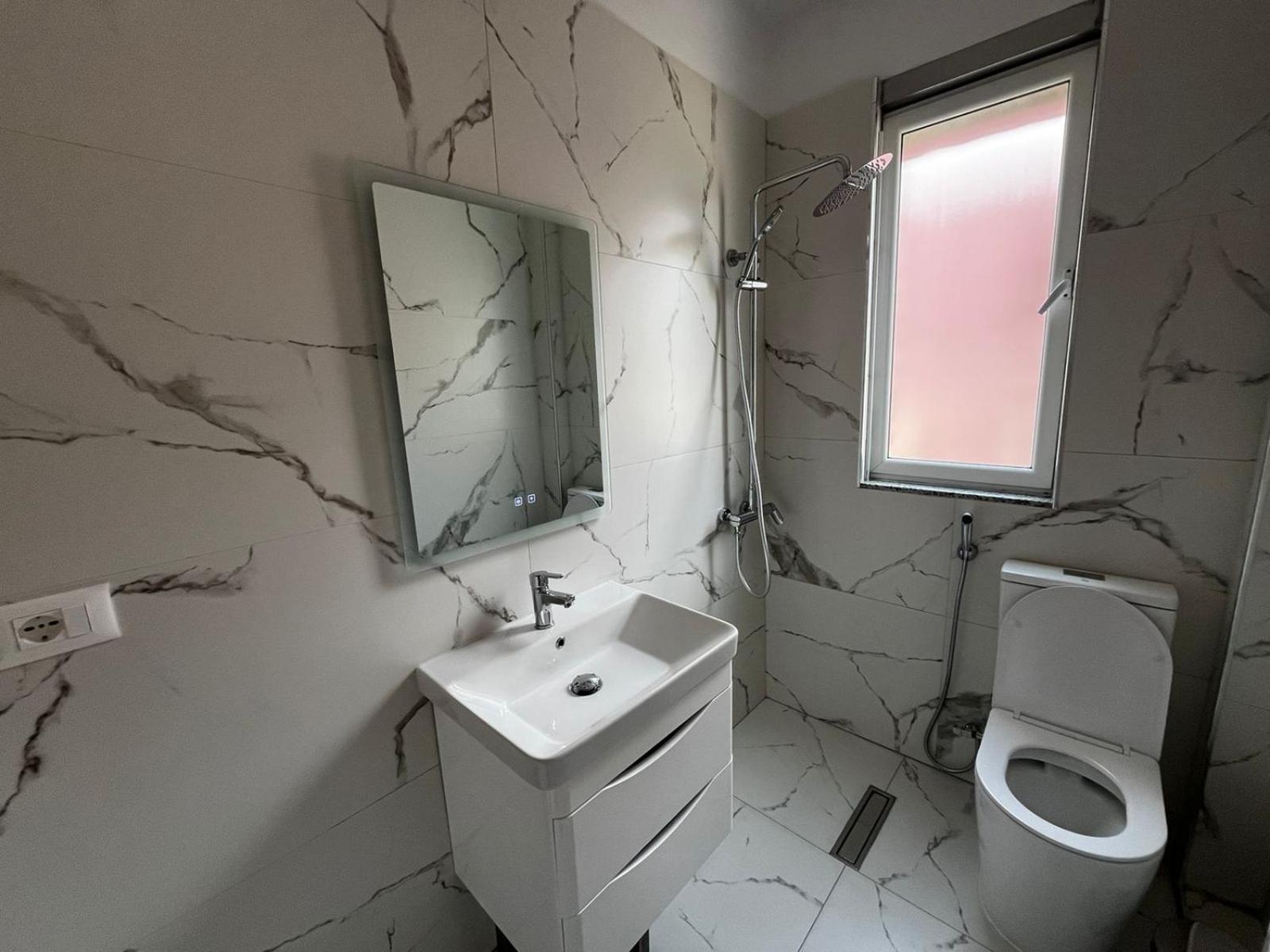 Charming Comfort Apartment Тирана Екстериор снимка